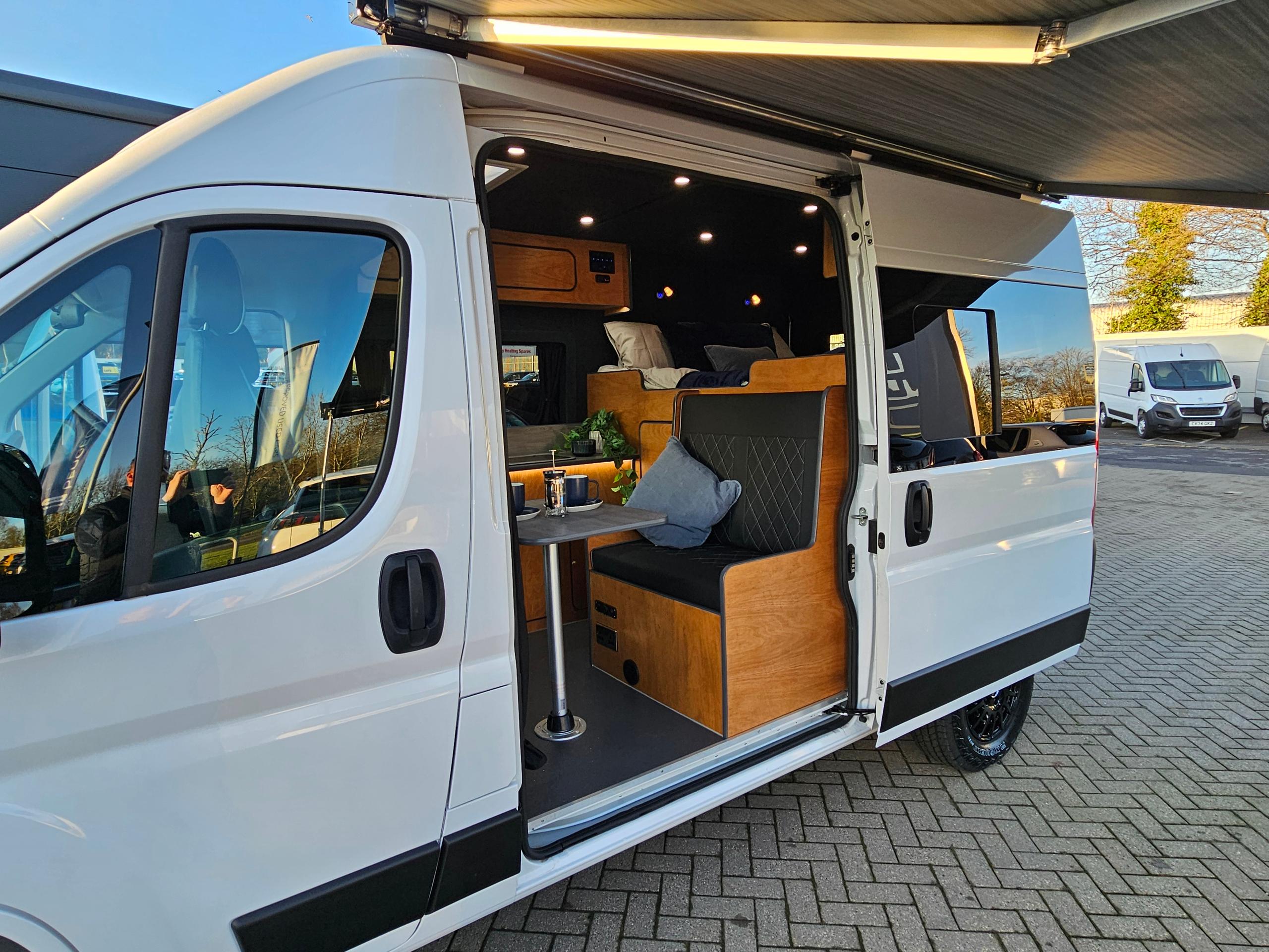 peugeot boxer interior
