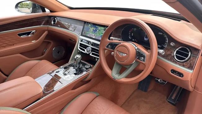 BENTLEY Flying Spur Photo 17