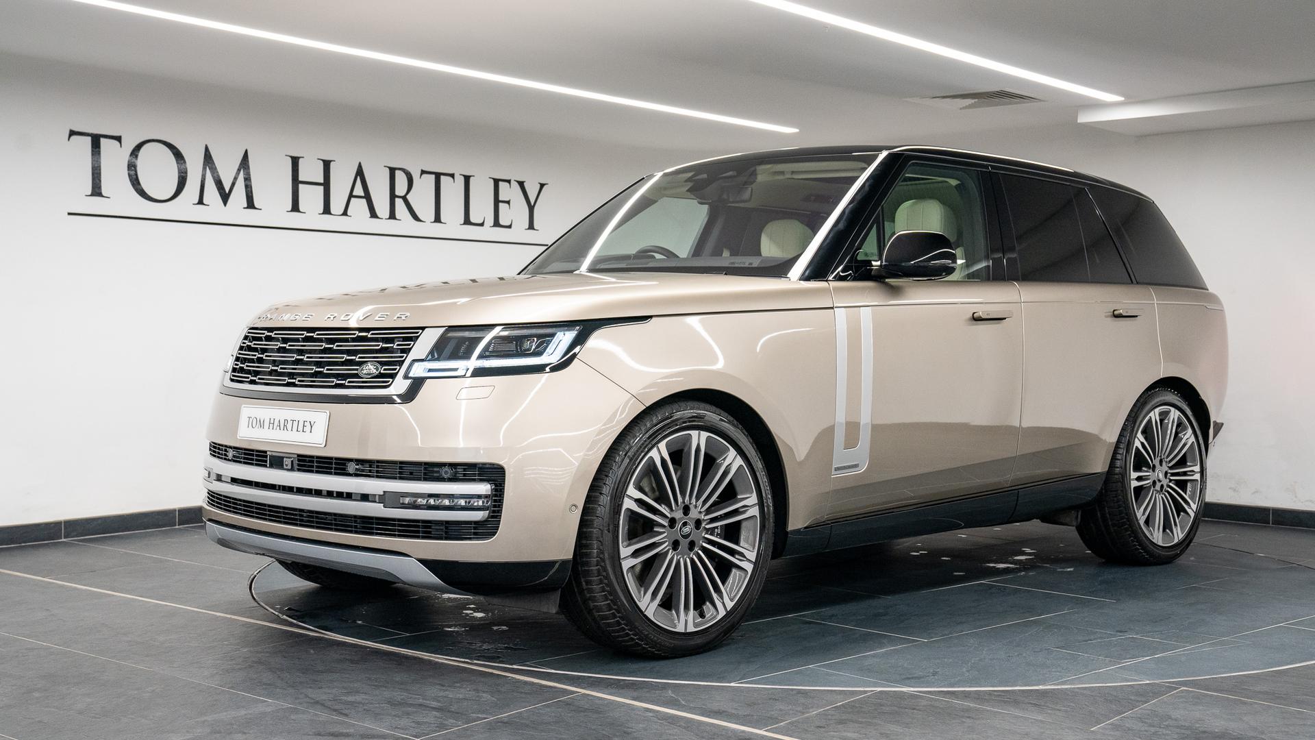 Land Rover Range Rover Photo 4182486a-de01-4d3e-8ed4-5cb1e5ae3b41.jpg