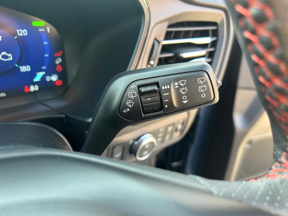 Ford Kuga Photo 4189335b-8bc0-4b7b-8275-1ec6aed4c813.jpeg