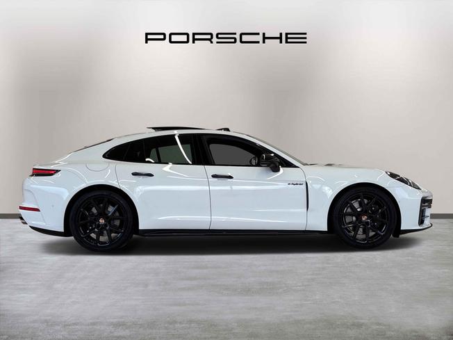 PORSCHE Panamera Photo 8