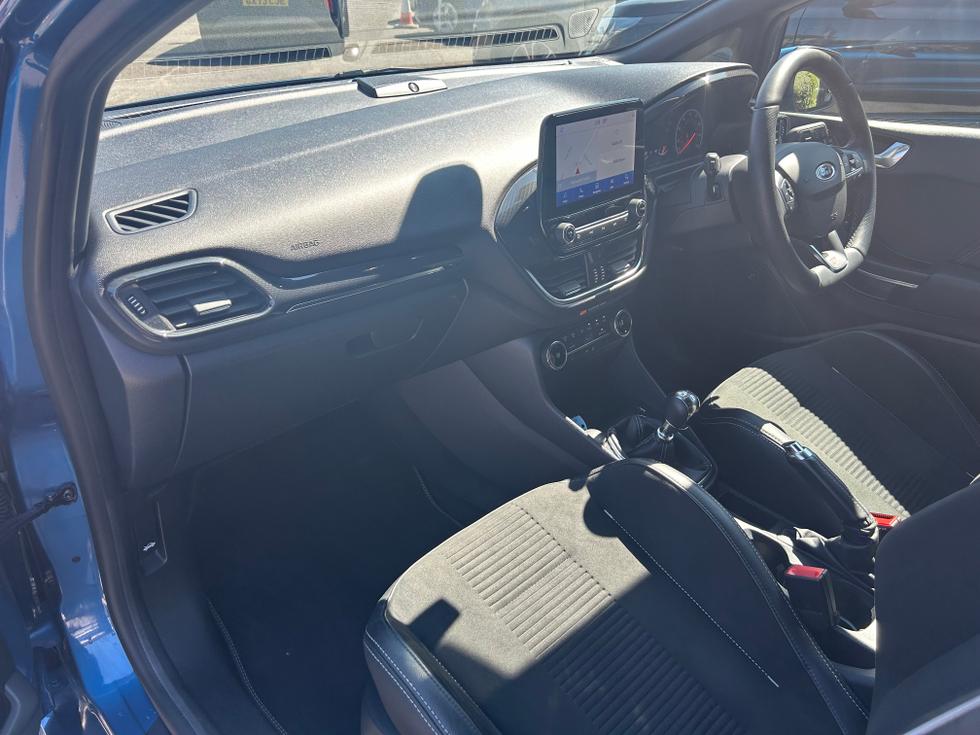 Ford Fiesta Photo 4199ff84-f6ed-4fc7-bf40-5a60a47eda42.jpeg