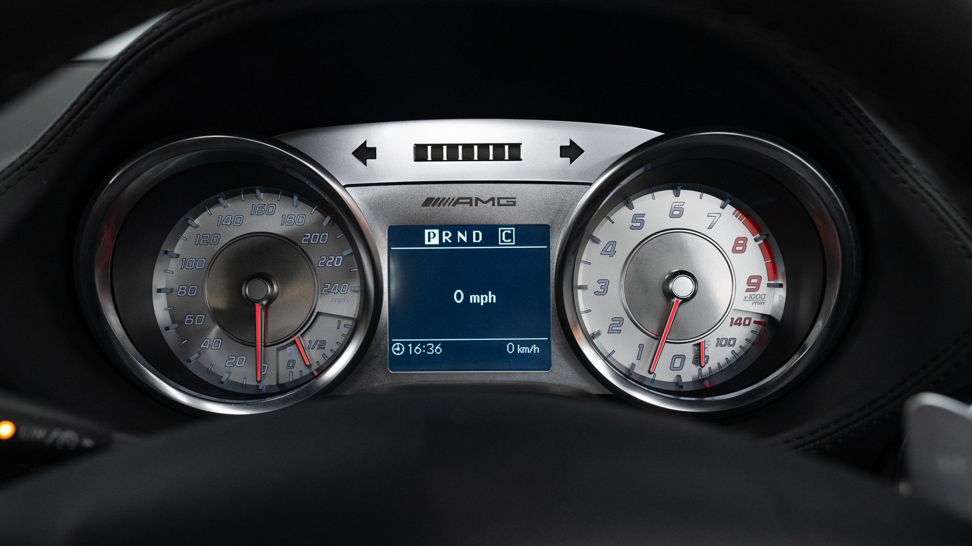 Mercedes-Benz SLS Photo 41a333d5-c52d-4ede-acae-47d8d67ac047.jpg