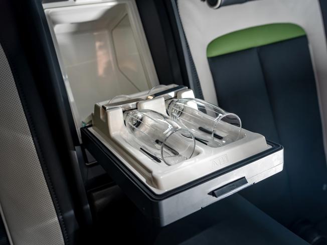 ROLLS-ROYCE Cullinan Series II Photo 12