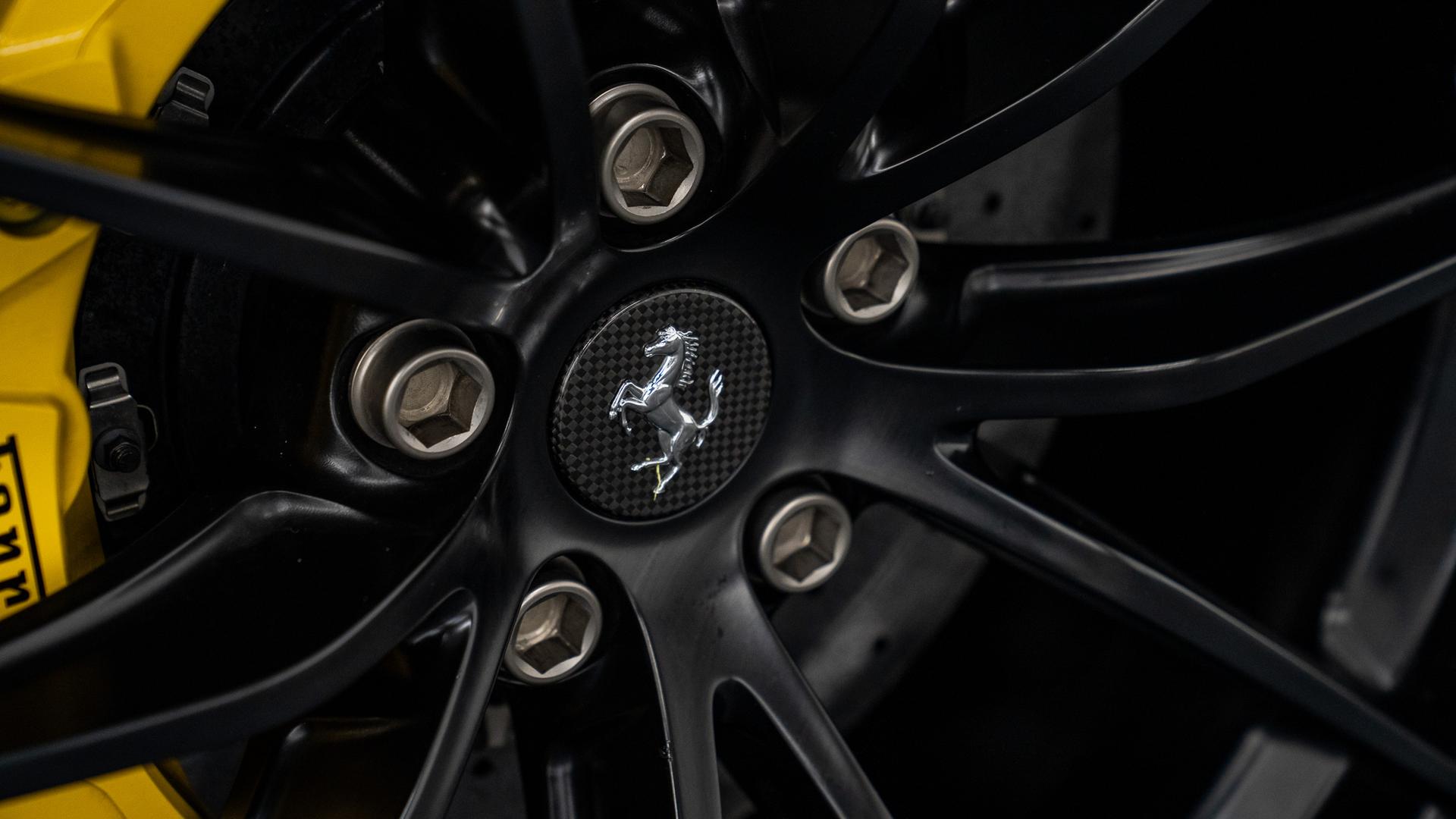 Ferrari 812 Photo 41aaefd0-6936-4880-b8a6-309f08785dbb.jpg