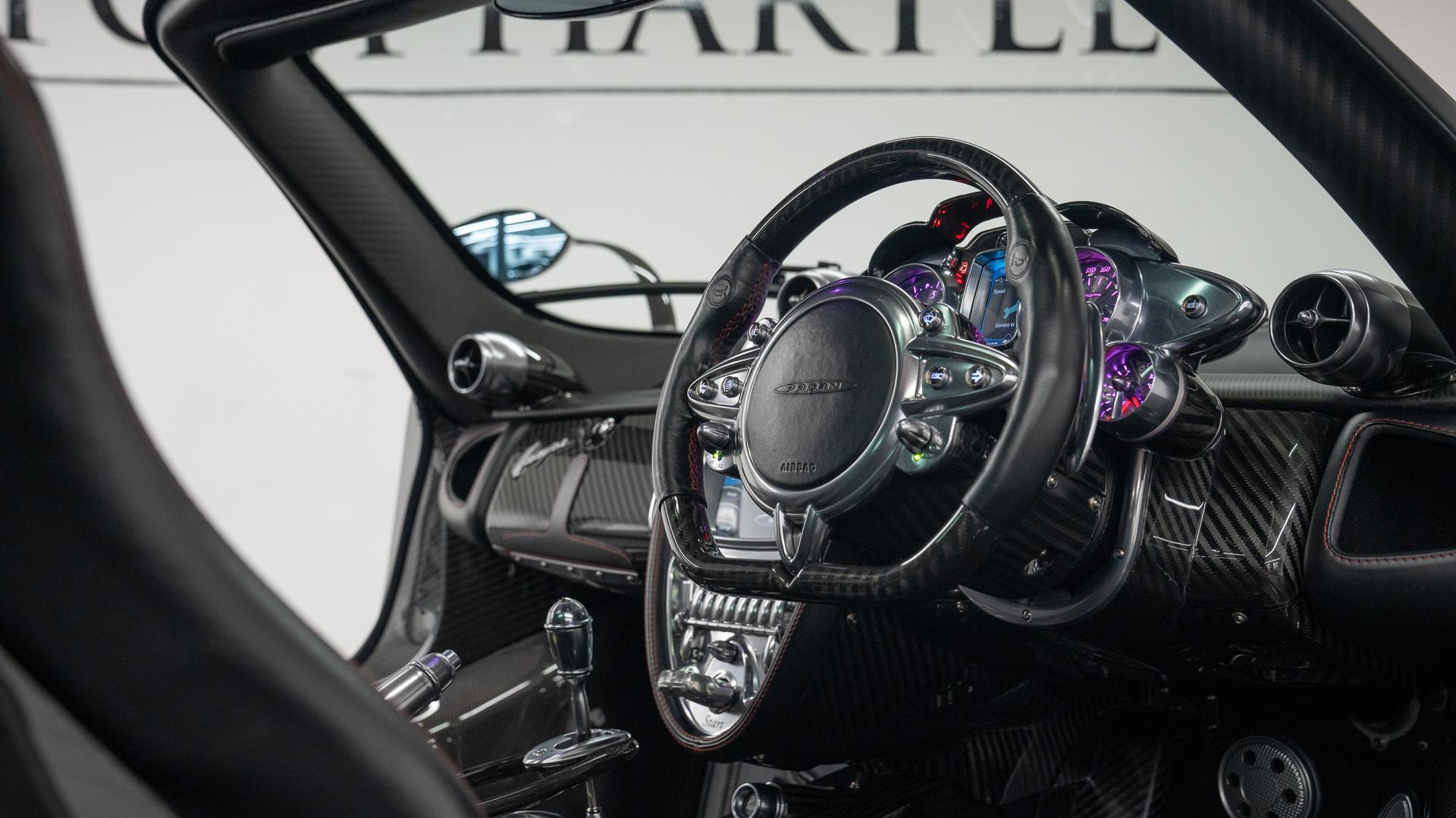 Pagani Huayra Photo 41b30373-4fbb-4b9e-b198-d0bad09a755a.jpg