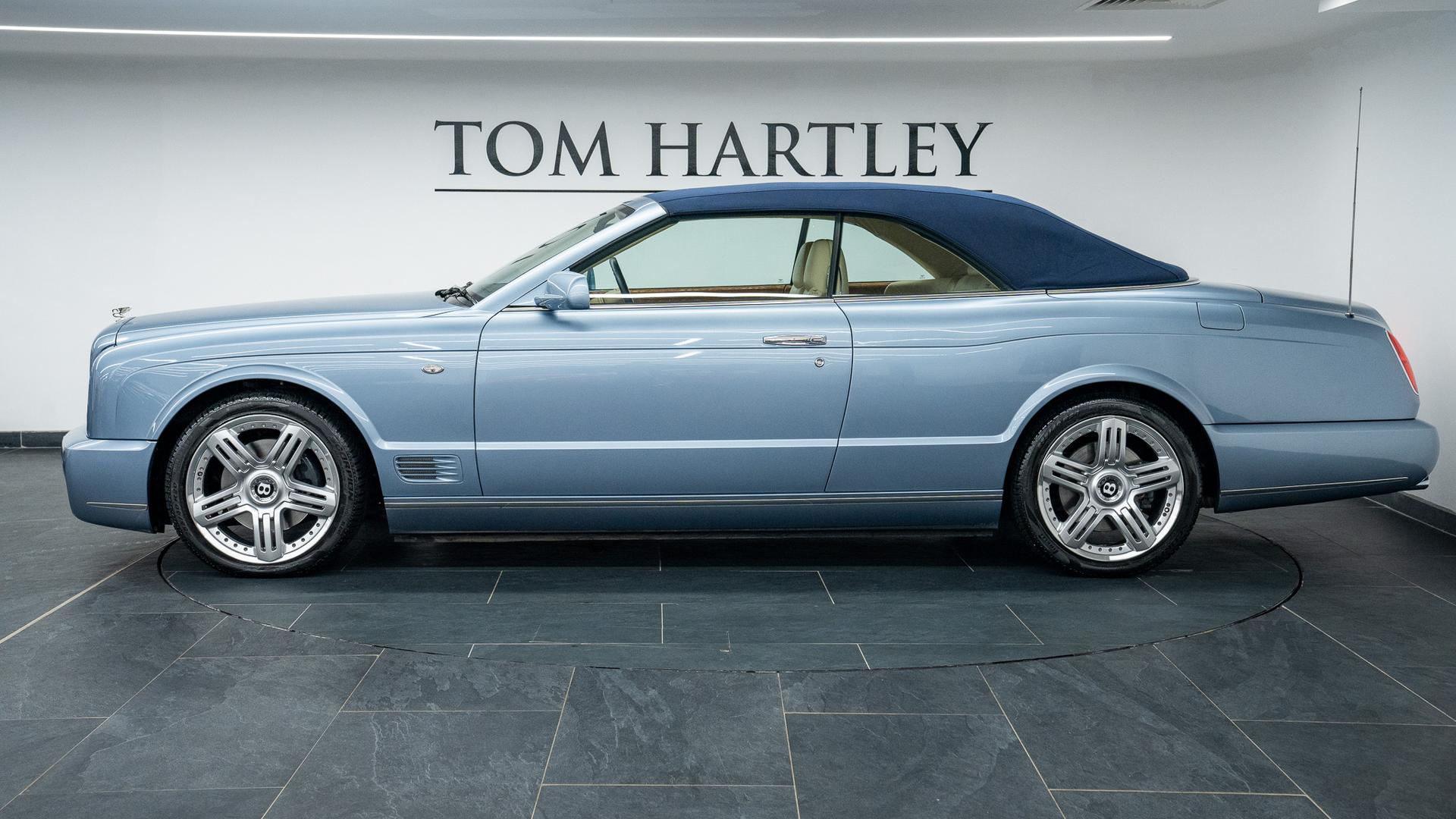 Bentley Azure T Photo 41cfc554-f17c-4fb6-8172-c0aa7236d109.jpg