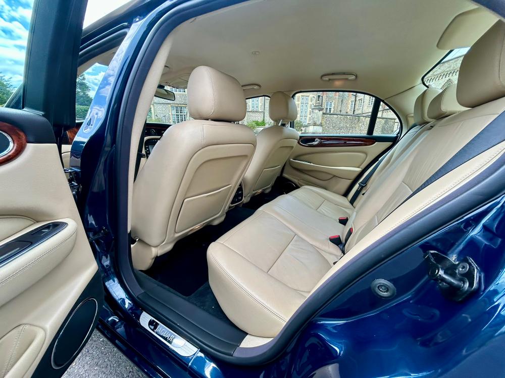 Used Jaguar XJ MM08KKG 21