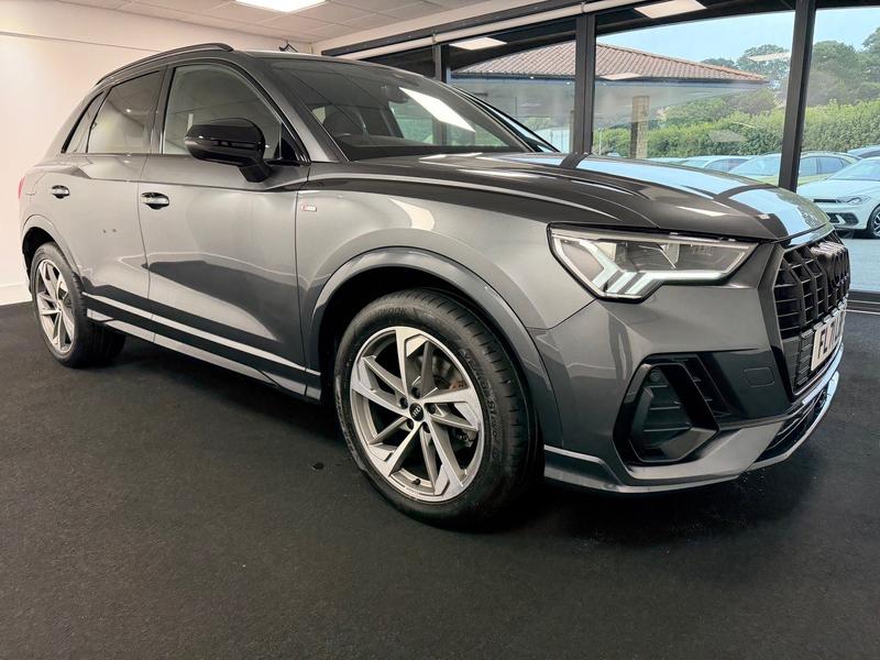 Audi Q3 Photo 41f2584e-be9a-419a-be23-c64439abd688.jpg
