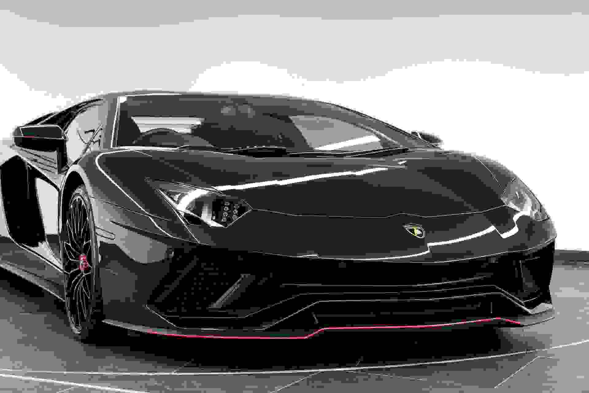 Lamborghini AVENTADOR S Photo 42042de2-16d5-40eb-af55-cbe365b31d3e.jpg