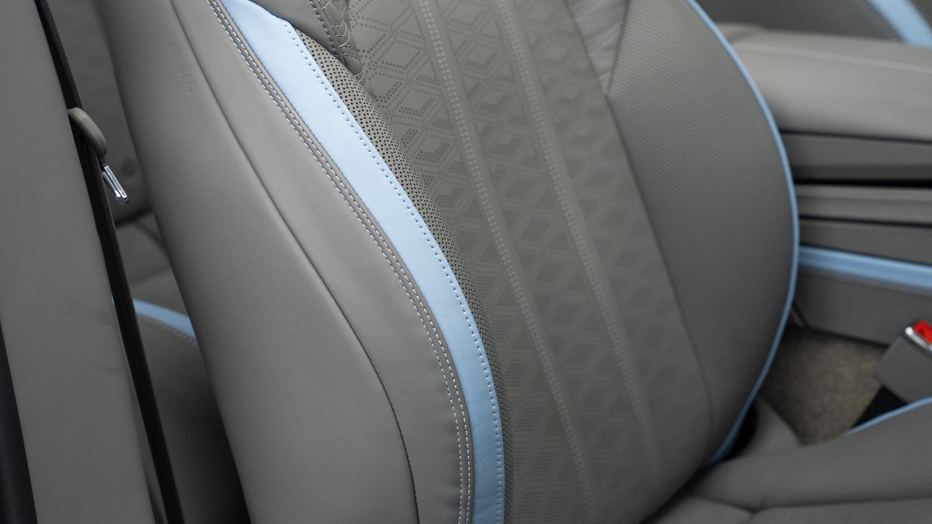 Bentley Continental Photo 4204f582-289f-48b4-b684-ad545a0ab39a.jpg