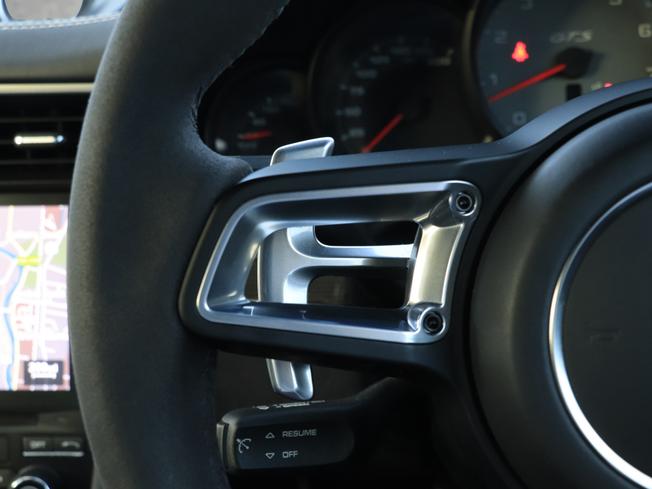 PORSCHE 911 Photo 19