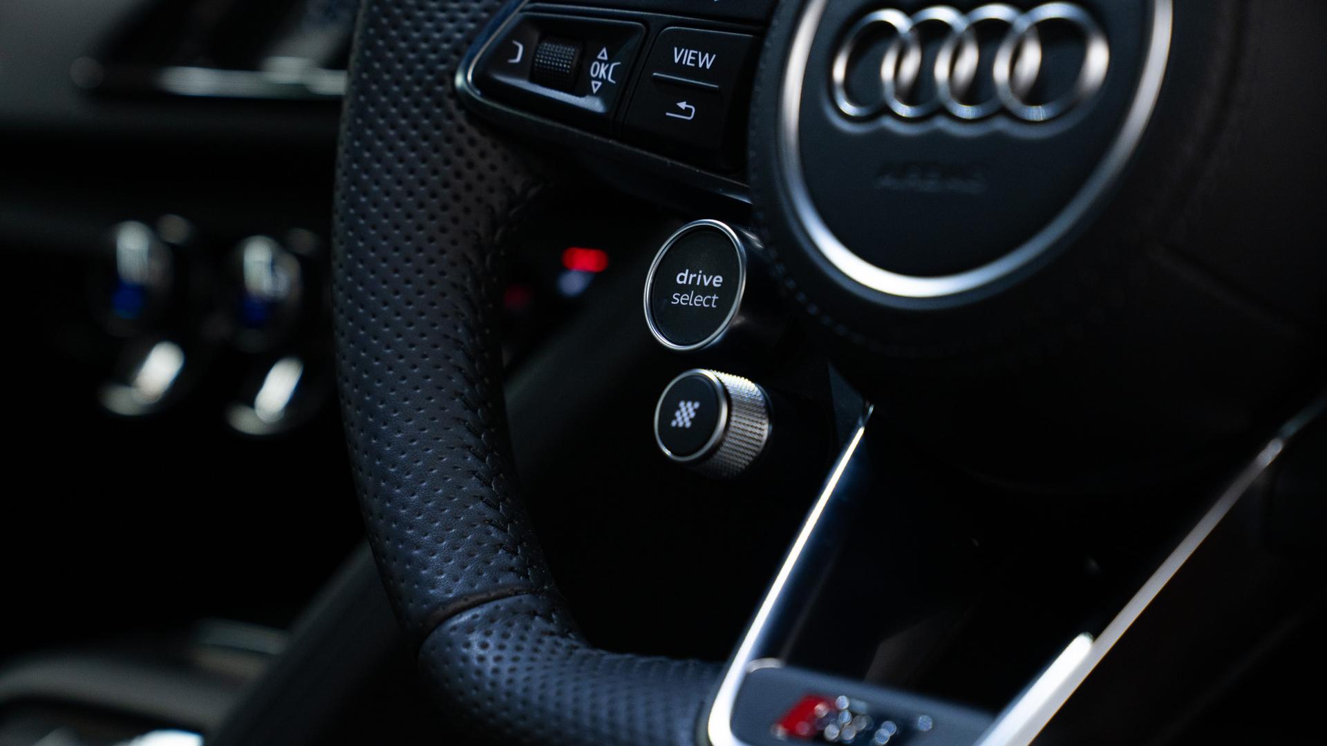 Audi R8 Photo 4218ab77-b9e9-48f9-bac1-2b7815aea4a9.jpg