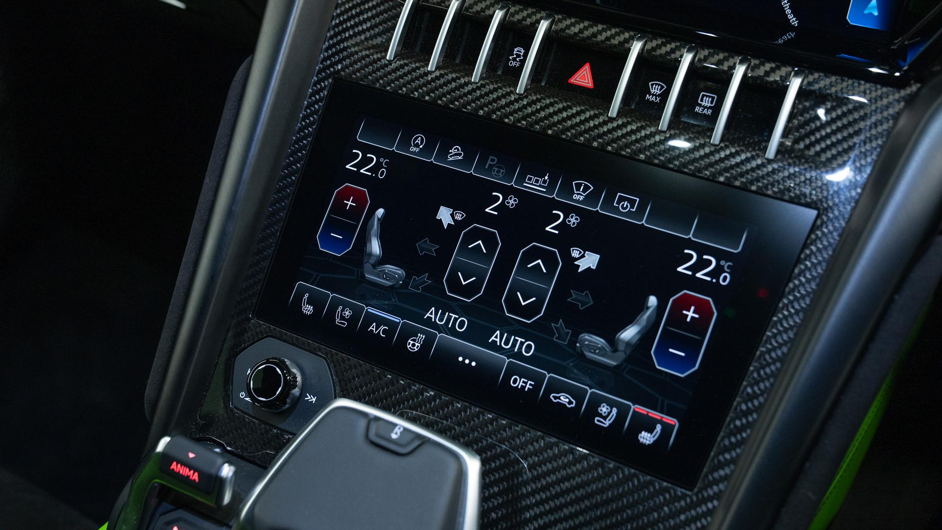 LAMBORGHINI Urus Photo 4219497c-6e5b-4859-87a7-2c3b3695b363.jpg