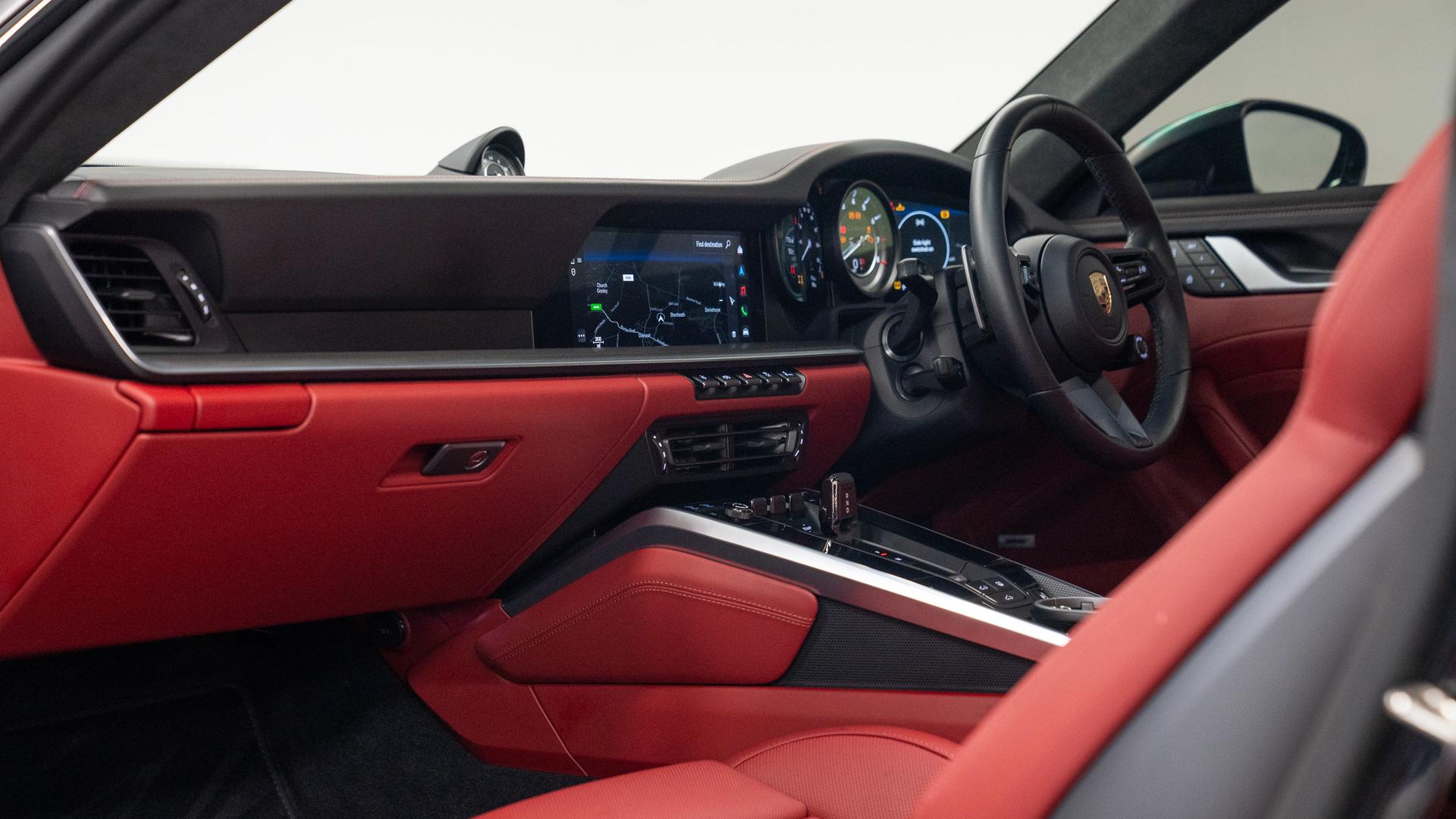 Porsche 911 Photo 424be475-4deb-4c3f-b211-30a14453bba3.jpg