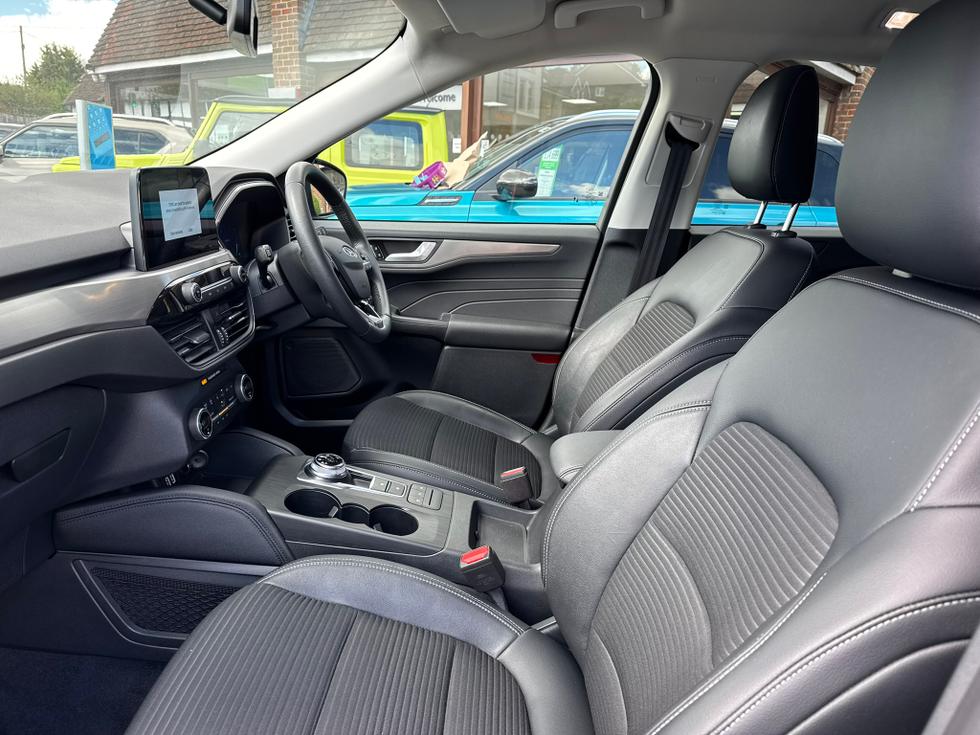 Ford Kuga Photo 424cc462-4bfd-4b51-b5b3-7a15561a682c.JPEG
