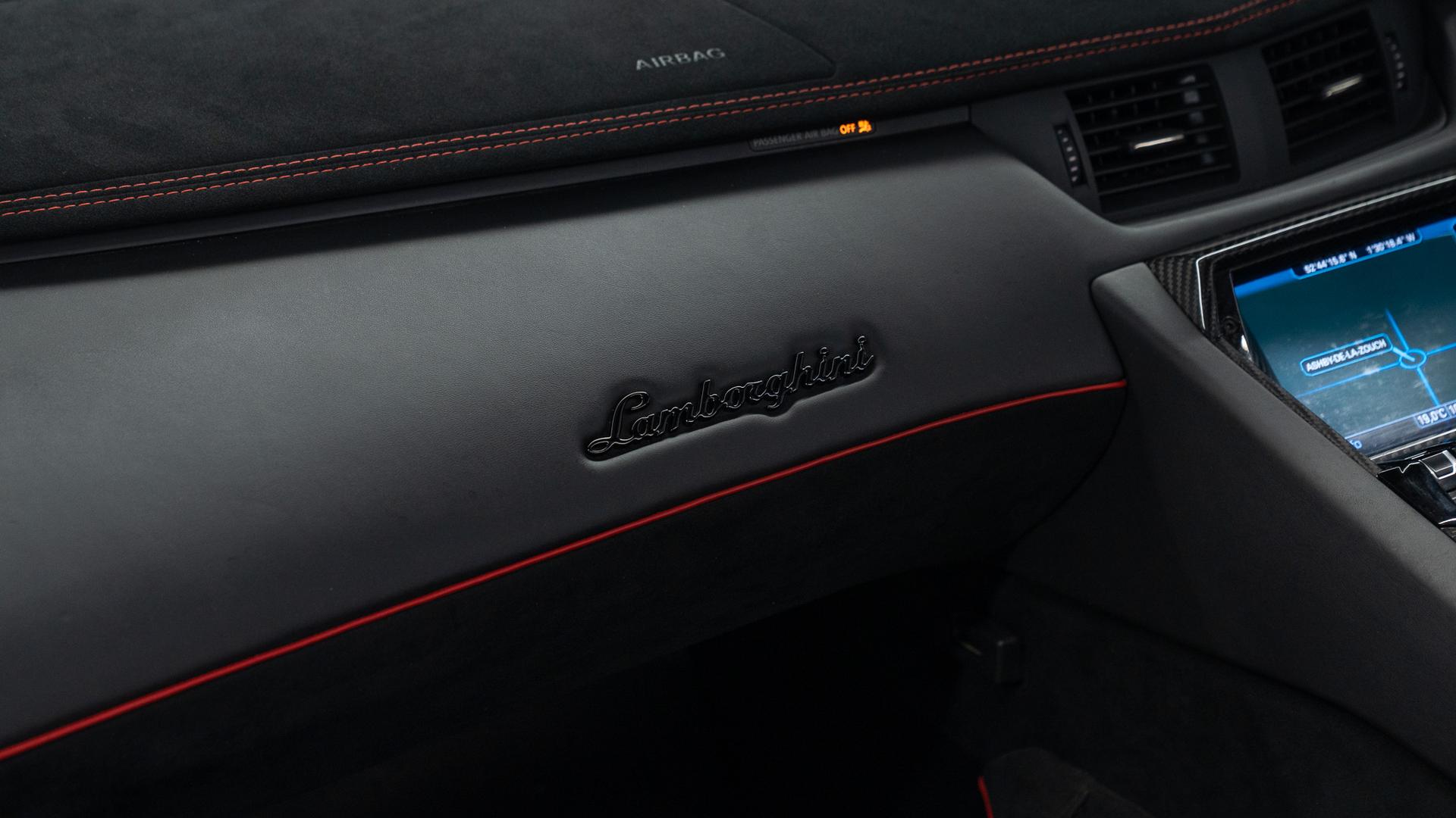 LAMBORGHINI Aventador Photo 42776f25-33fd-4c56-aac0-10eb8aa0c47d.jpg
