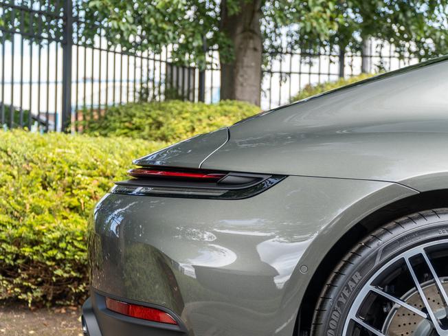 PORSCHE 911 Photo 39
