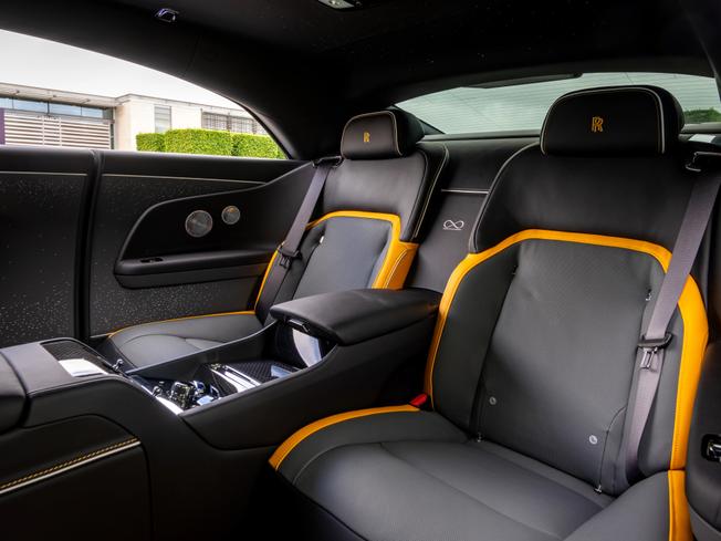 ROLLS-ROYCE Spectre Photo 13