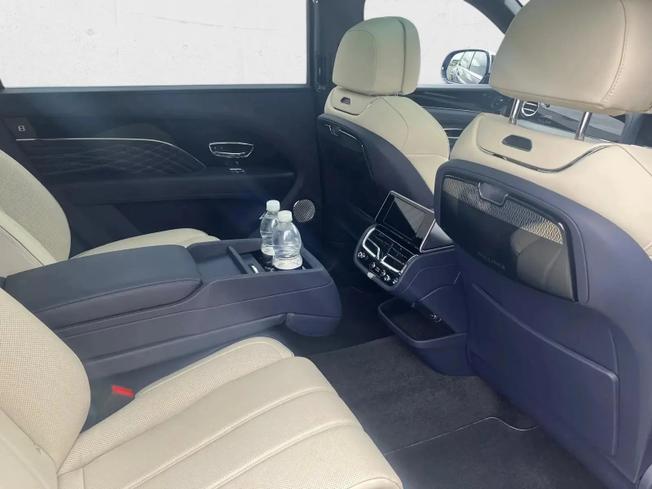 BENTLEY Bentayga Photo 22