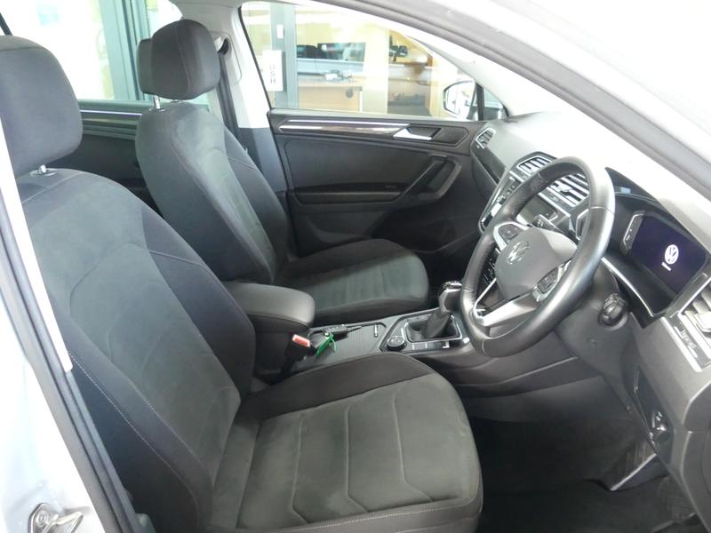 Volkswagen Tiguan Photo 42947e6d-aeff-481e-9345-cfc89ed7db2e.jpg