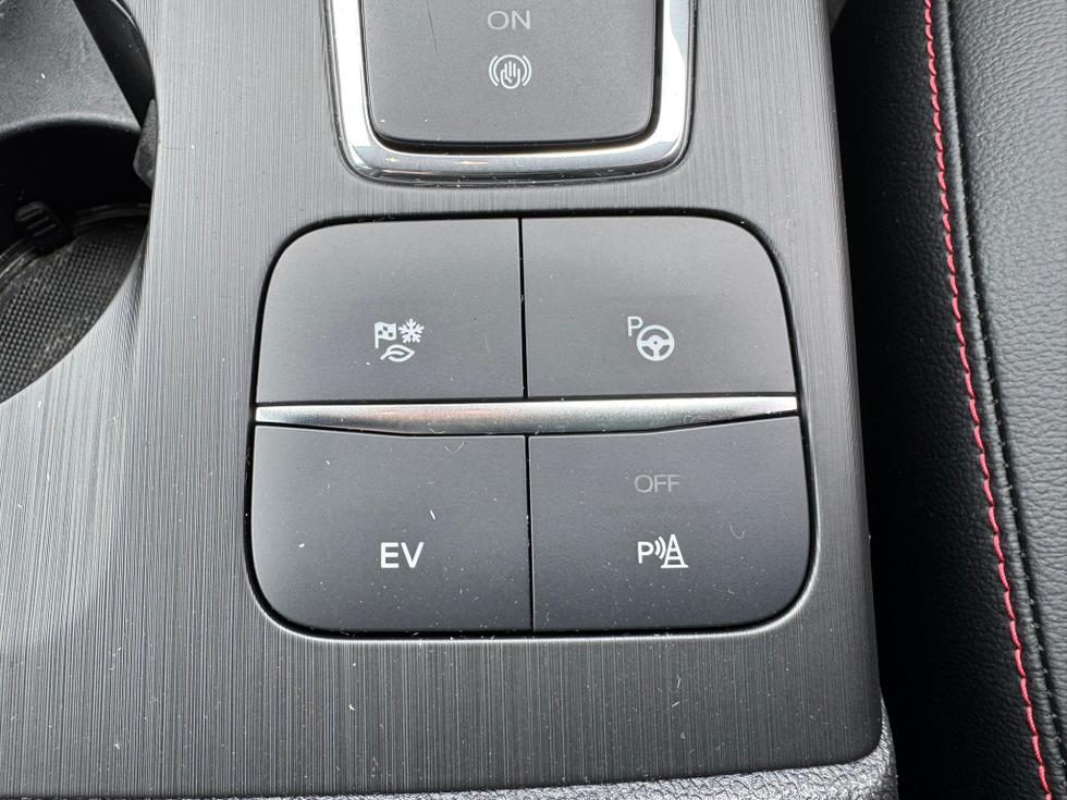 Ford Kuga Photo 429ea49c-0979-4dae-8d12-d64737201cc8.JPEG