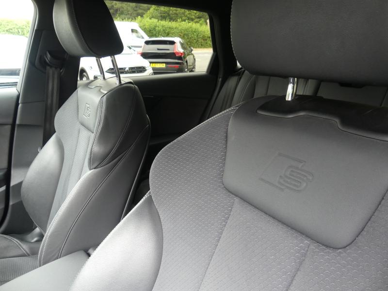 Audi A4 Avant Photo 429f1a0c-5670-48a6-909f-1fba9f8df997.jpg