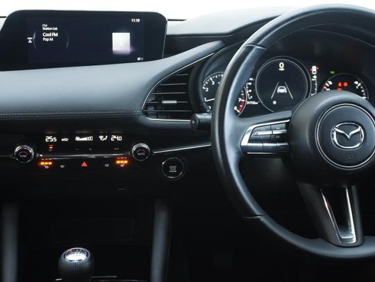 Mazda 3 Photo 42ab5566-74a0-4a14-a30c-156f2c8967d1.jpg