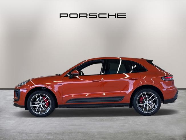 PORSCHE Macan Photo 4