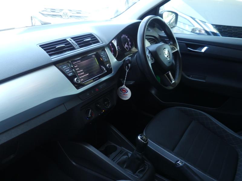 Skoda Fabia Photo 42c75752-03ee-4d9d-b637-cf67f5497e4b.jpg