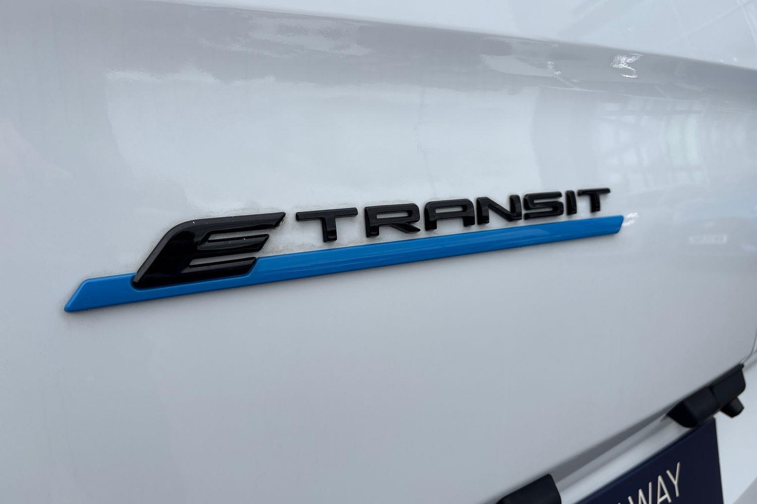 Ford E-TRANSIT CUSTOM Photo 19