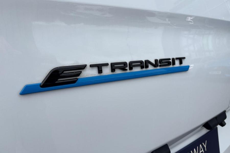 Ford E-TRANSIT CUSTOM Photo 42d183ce-9629-4e4c-9d57-4ff7fb2c1159.jpg