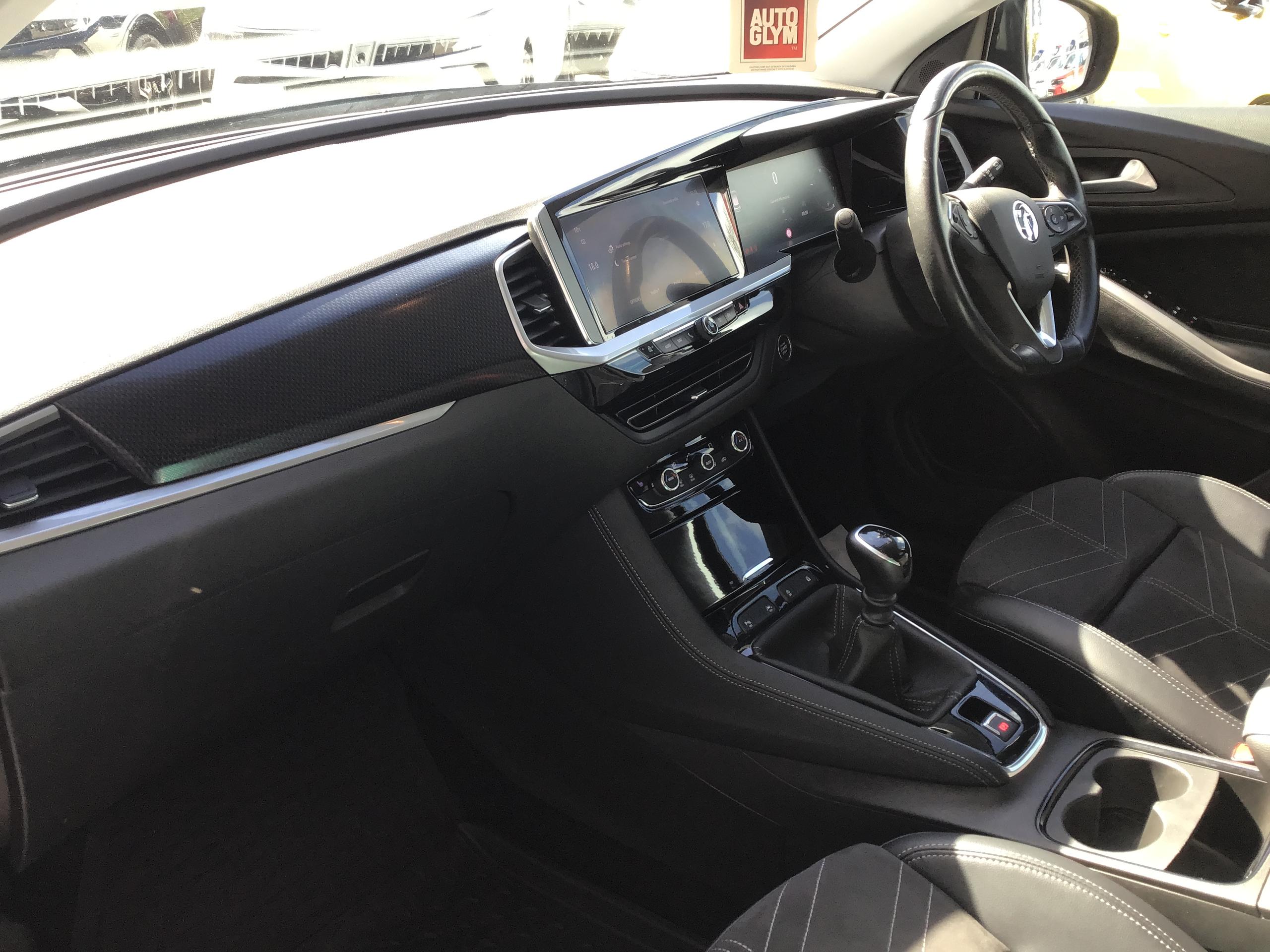 Vauxhall Grandland Photo 25