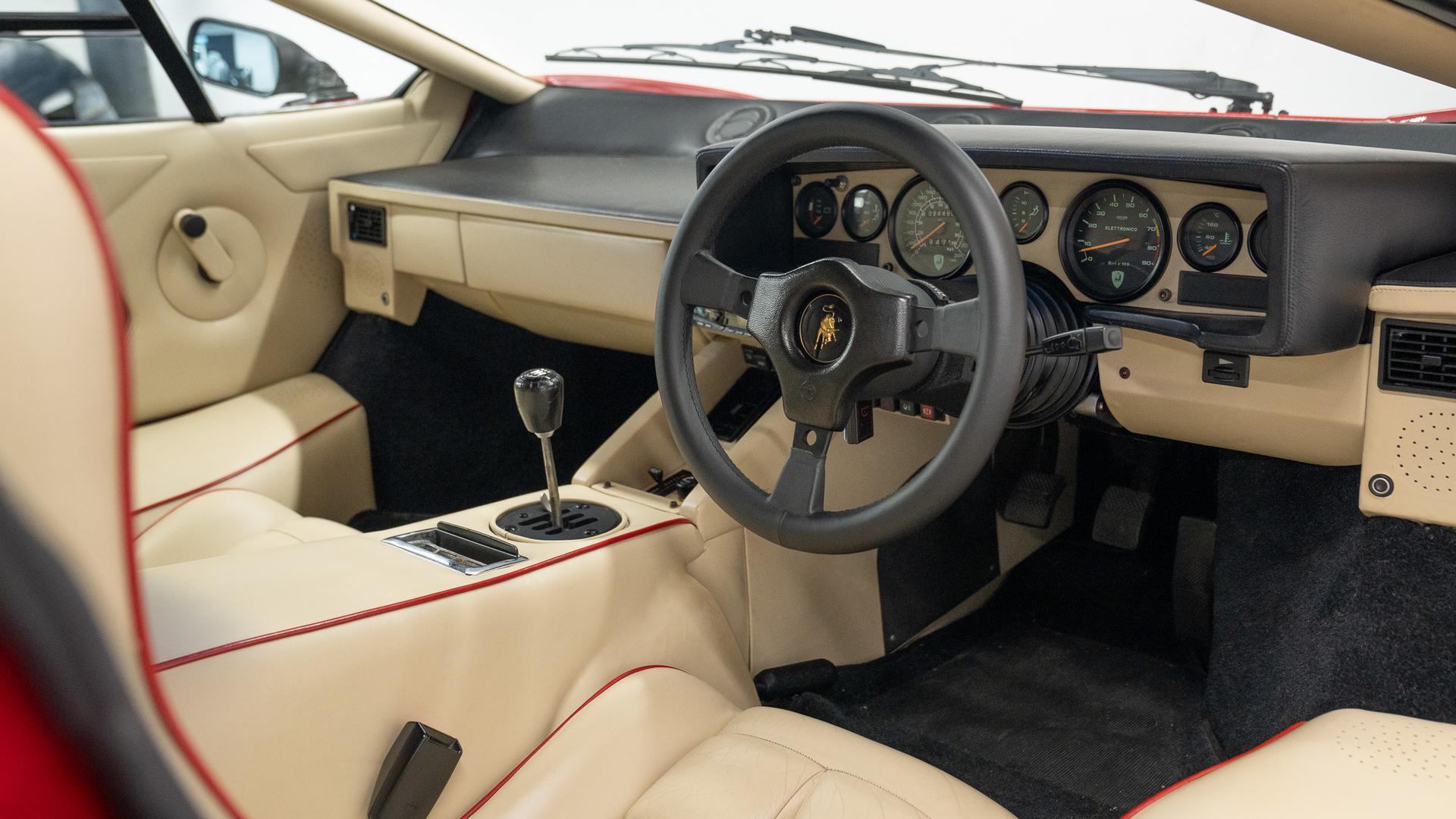 LAMBORGHINI Countach Photo 42dd1a1b-6d9a-44de-ab14-6cbe97ff2cad.jpg