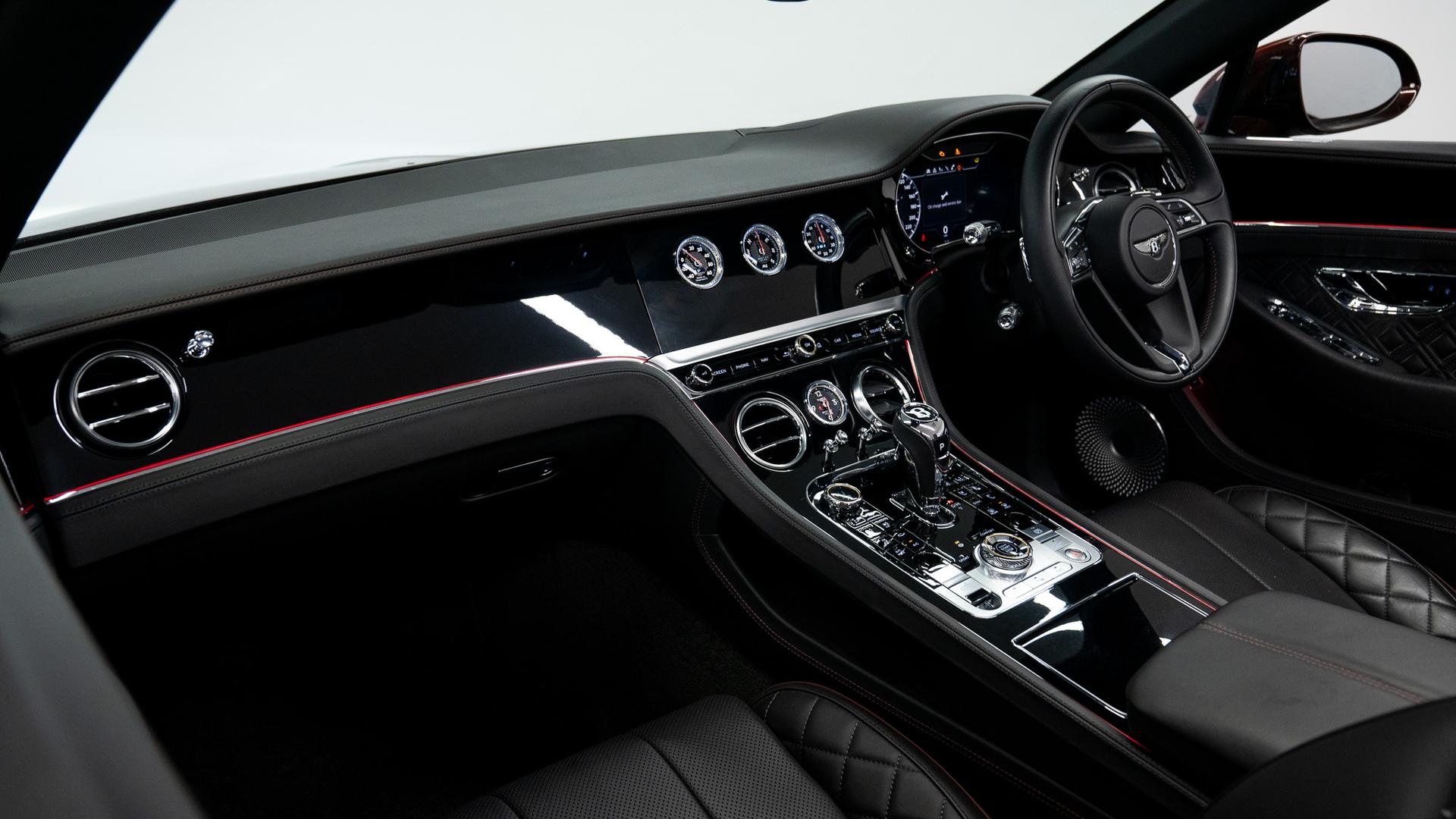 Bentley Continental Photo 42ee0d3e-66f2-4d68-ae65-310759a6821c.jpg