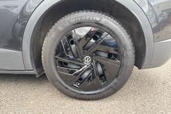 VOLKSWAGEN ID.4 Photo 5
