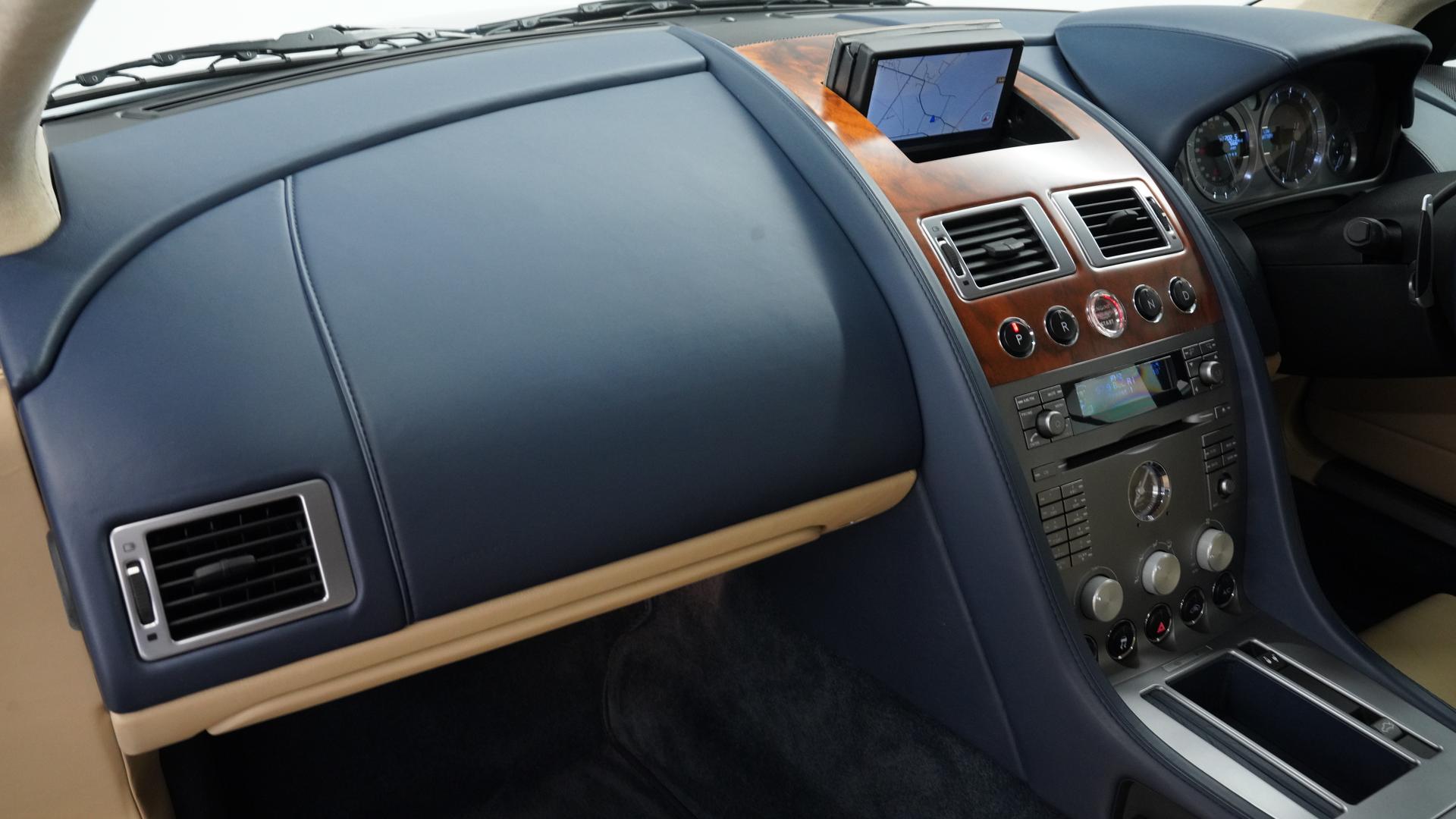 Aston Martin DB9 Photo 42fec56e-455e-4269-93e5-0e9540714dd7.jpg