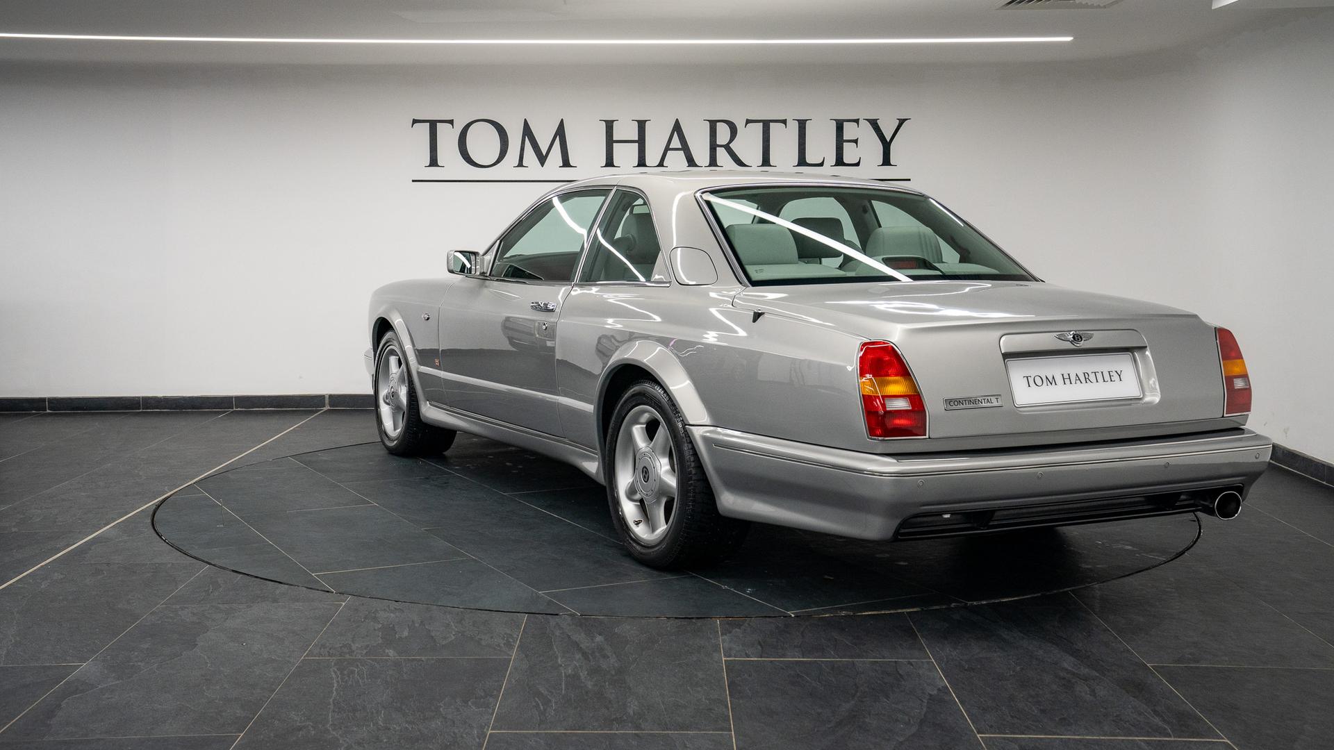 Bentley Continental Photo 43272ad7-1ad0-4099-ba81-a48396ff1a3a.jpg