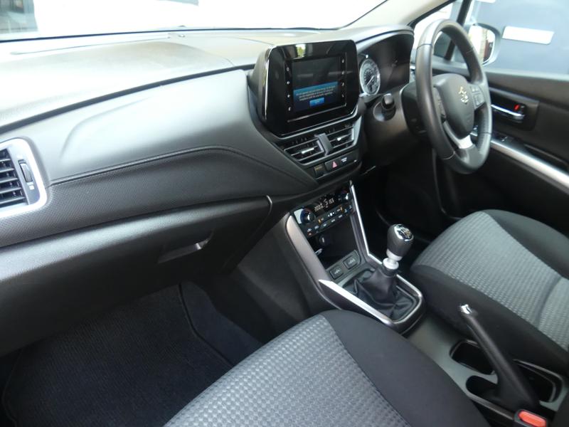 Suzuki S-Cross Photo 432bc731-39c6-4c75-8891-6b4735fb5133.jpg