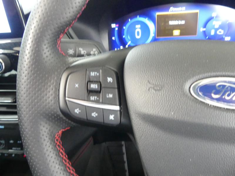 Ford Kuga Photo 433875b4-5d84-43e3-9e68-dd25f607d702.jpg