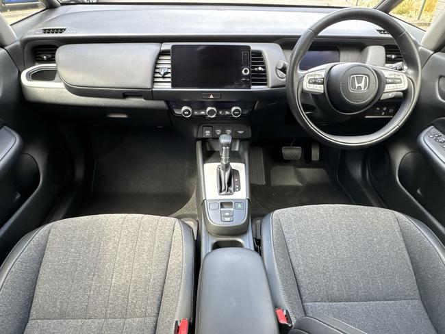 Honda Jazz Photo 434874e7-7e03-4b99-b45a-bfecce0c9442.jpg