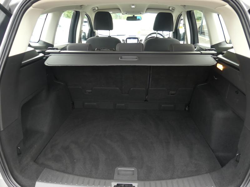 Ford Kuga Photo 435c9a74-c7dc-49c0-948f-29b7677267cd.jpg