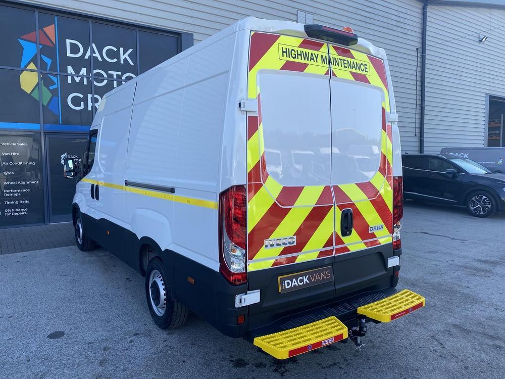 Iveco Daily 35S14 Photo 438ab0df-31bb-4d61-99ba-9b3ba9ab3675.jpg