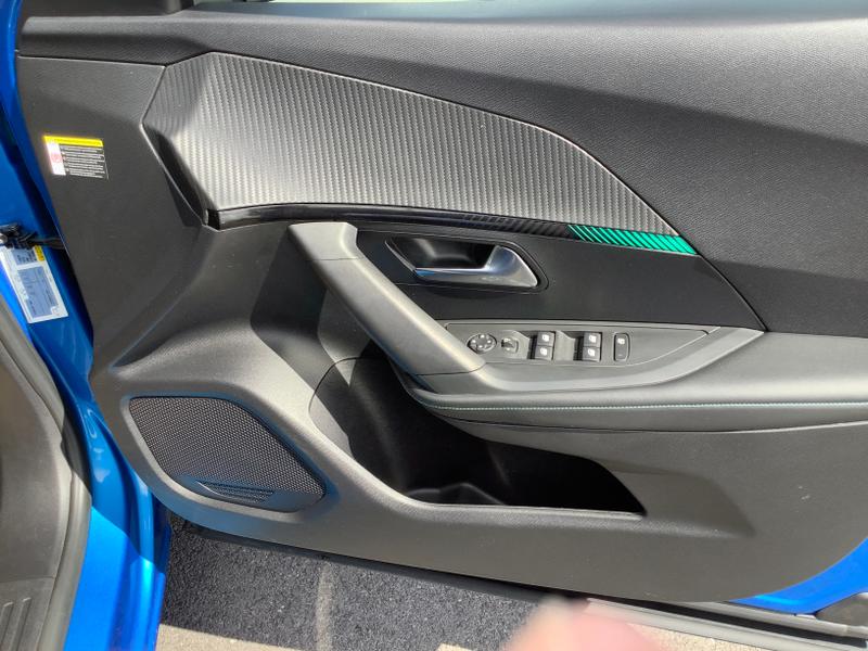 2023 23 PEUGEOT 2008