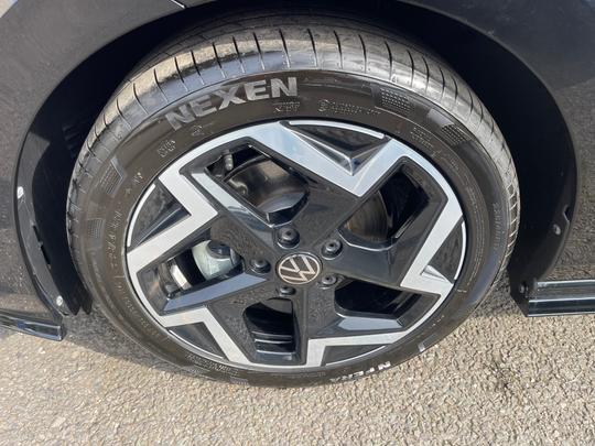 Volkswagen Golf Photo 43a76e86-d563-4ee8-a0c9-9417035bcfb9.jpg