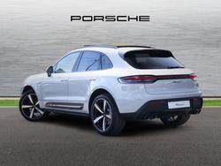 PORSCHE Macan Photo 2