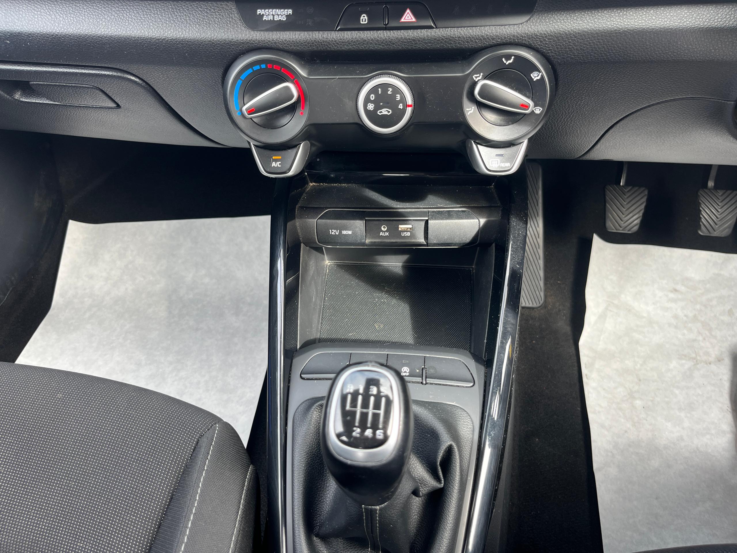 Kia Rio Photo 24