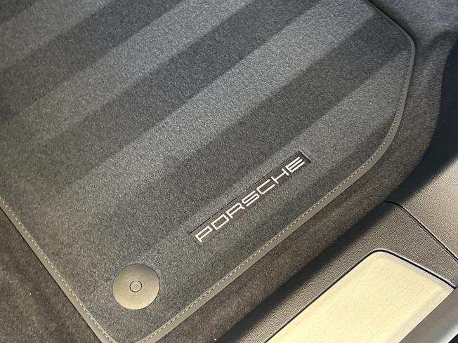 Porsche Cayenne Electric Photo 51