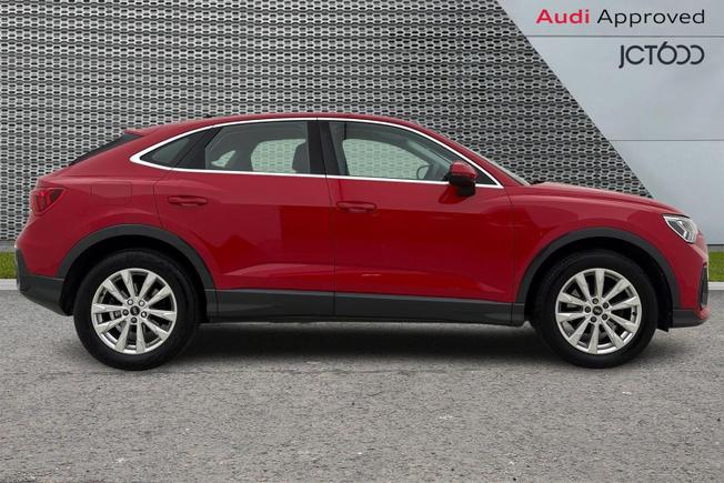 AUDI Q3 Photo 4