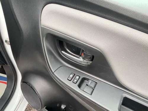 Toyota Yaris Photo 43e7fb73-4b73-47be-8d2b-1034055483fc.jpeg